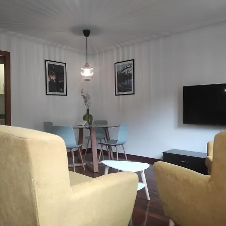 2d.tres Y Balcon Con Vistas Al Parque * Ourense